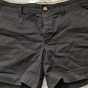 Old Navy black shorts. Size 8.